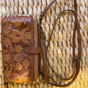 The Sak Crossbody/Wallet